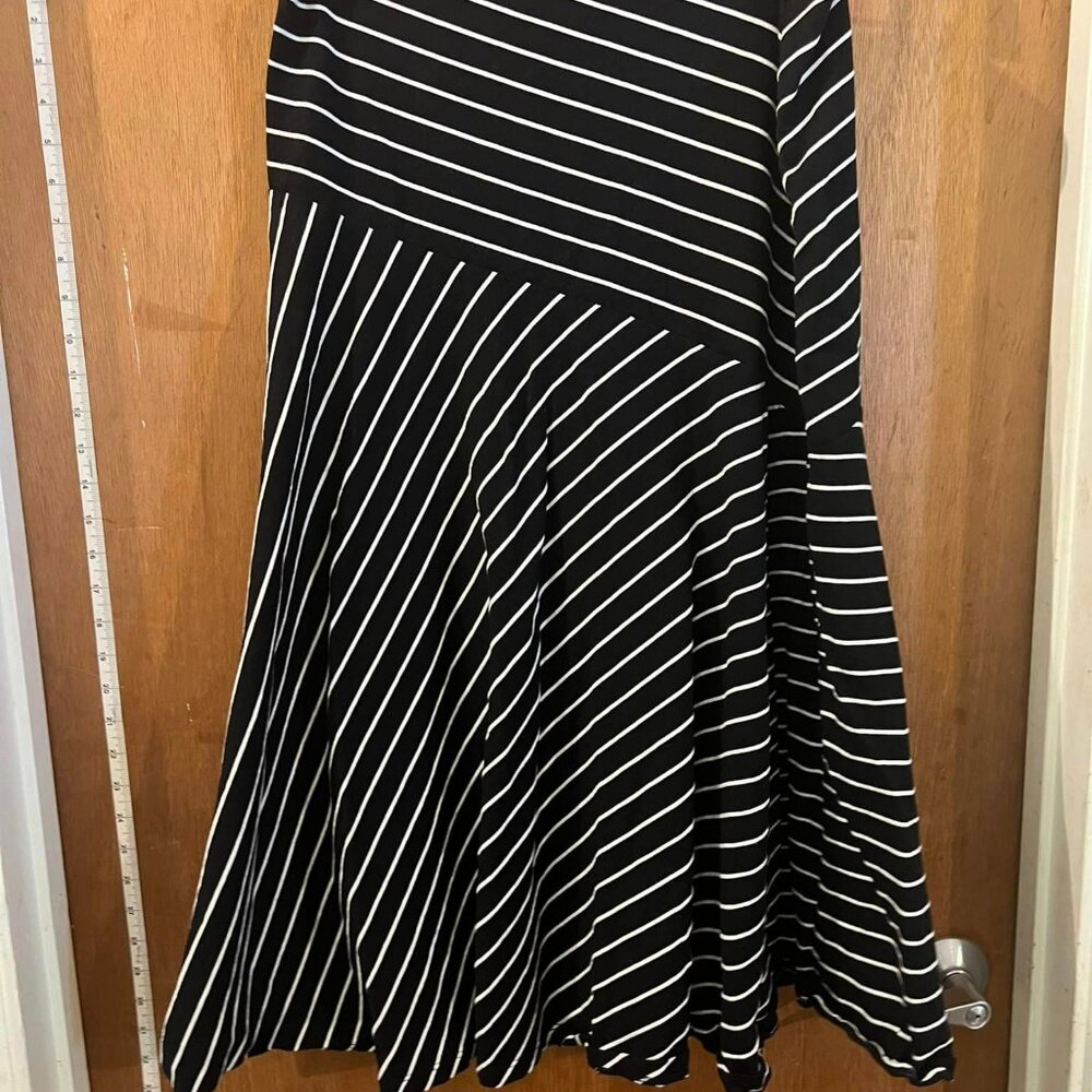 🐻Size L - Chaps - Black/Dark Navy and White Striped Skirt